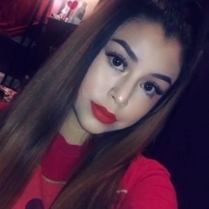 Meet your Posher, Daniella